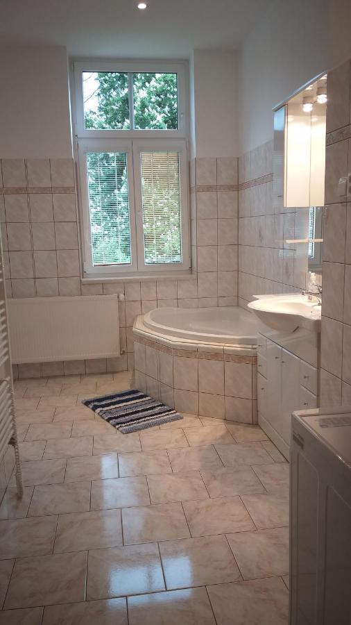 Apartman Kraslice Exteriör bild