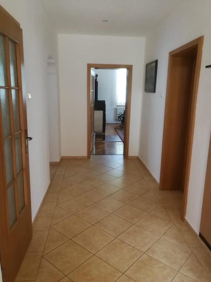 Apartman Kraslice Exteriör bild