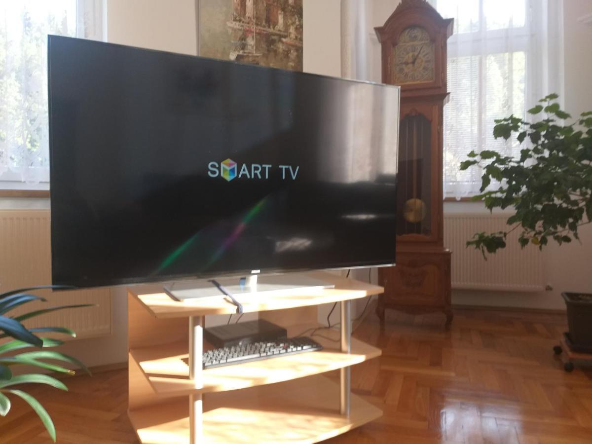 Apartman Kraslice Exteriör bild